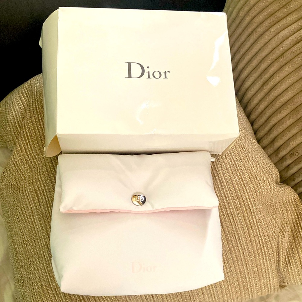 NEW DIOR White Super Soft Puffy  Makeup Bag VIP LARGE Sz  8.5"X 7"X 3" AUTHENTIC